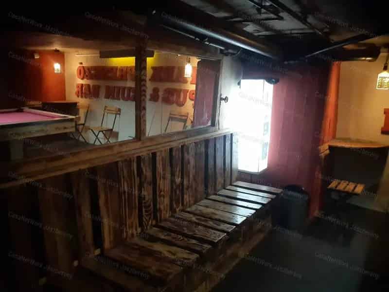 Heves központjában eladó 72 m2-es vendéglátó üzlet