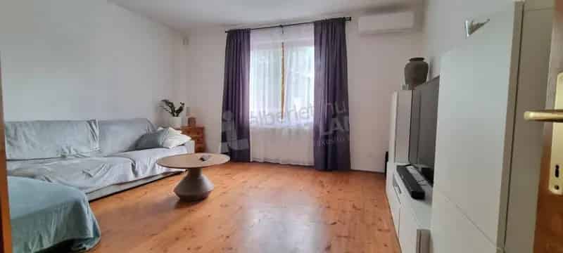 Felujitott csaladhaz kiado zoldozevtben 3 szoba gardrobbal