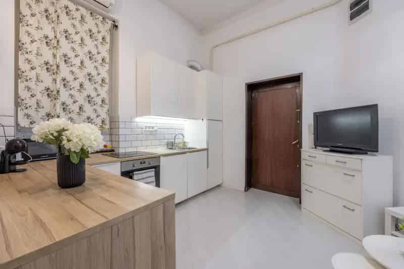 Oktogon Nappali + 1 Hálószoba 67m2 Felújított Lakás Kiadó