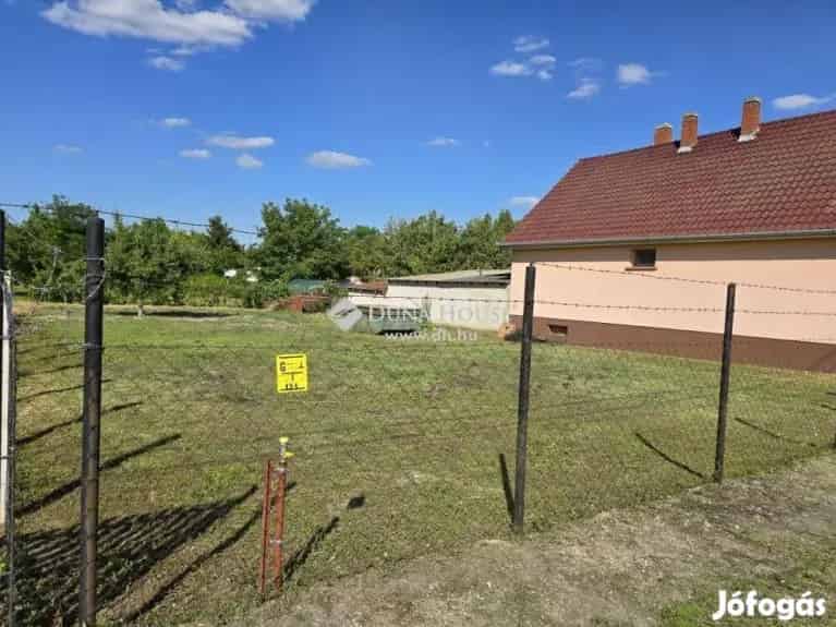 Lajosmizse 613 nm-es Telek Elado Kertvarosi Teruleten