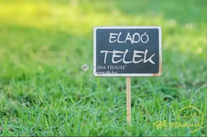 Cegléd belvárosi telek eladó 551 nm 60 beépíthetőség