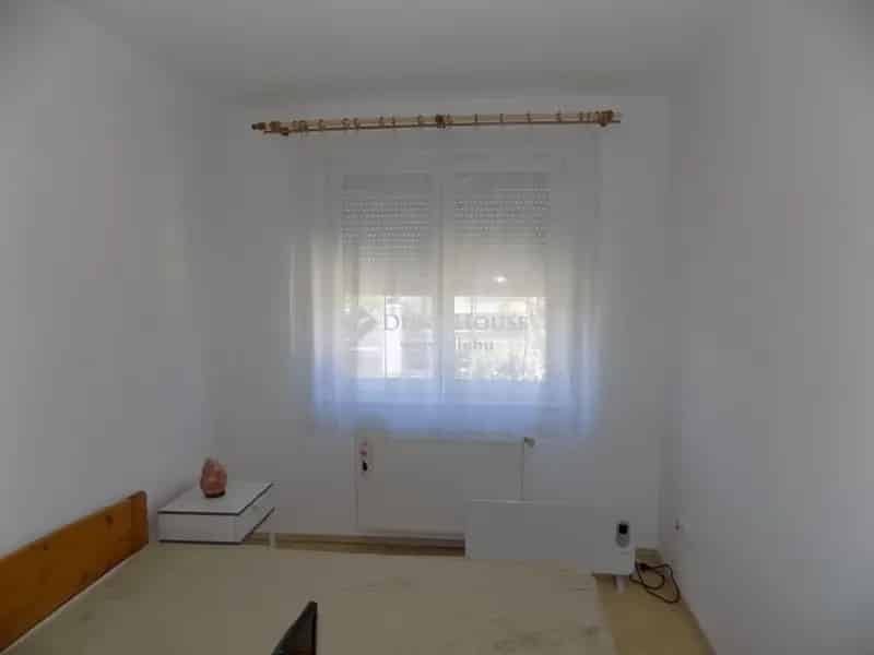 Ebesi családi ház eladó - 3 szoba, alacsony rezsi, napelem