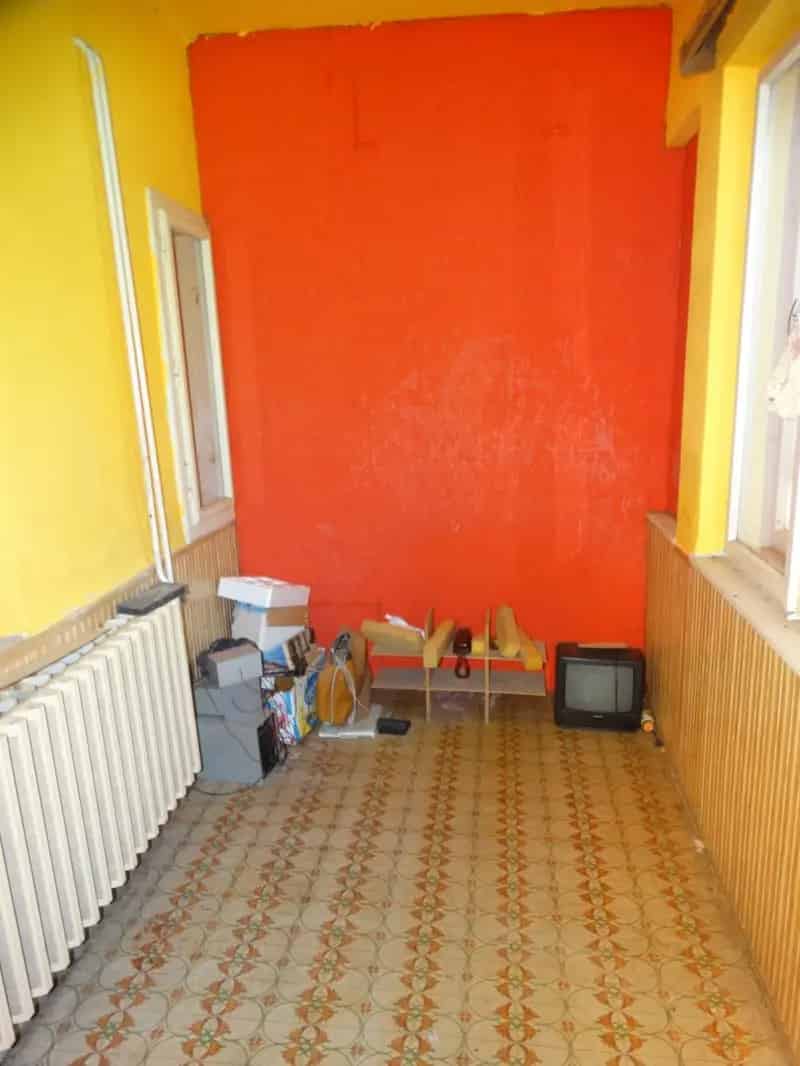 Vácszentlászlón eladó 4 szobás családi ház 2380m2-es telken