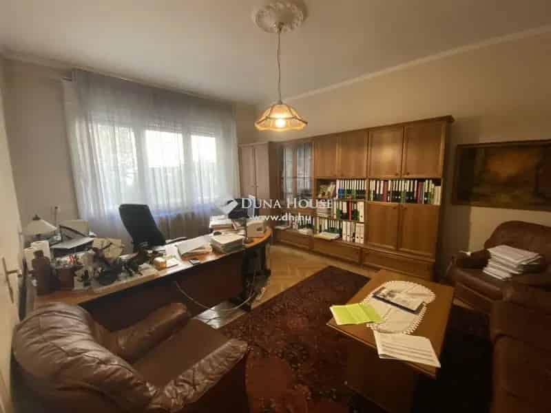 Lakás Eladó , Budapest, Közép-Magyarország