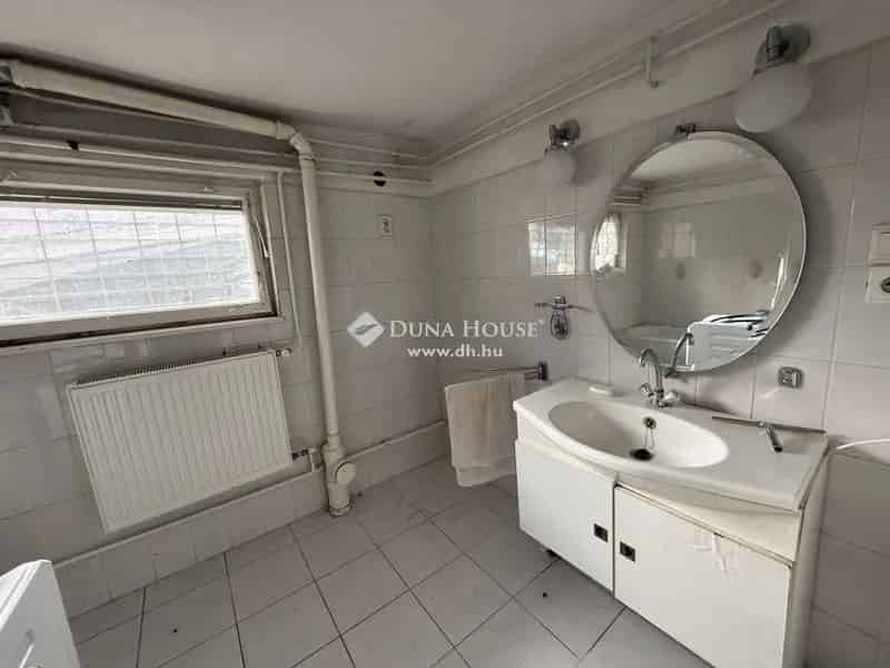 Modern 136m2-es családi ház 926m2-es telken garázzsal és terasszal