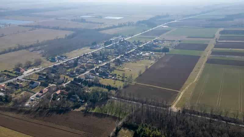 Telek eladó 77570 kóddal