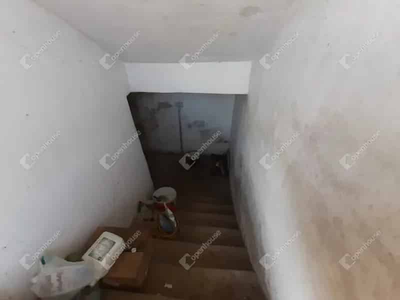 Sandi birtok eladó - 12 hektár gyümölcsössel házikóval