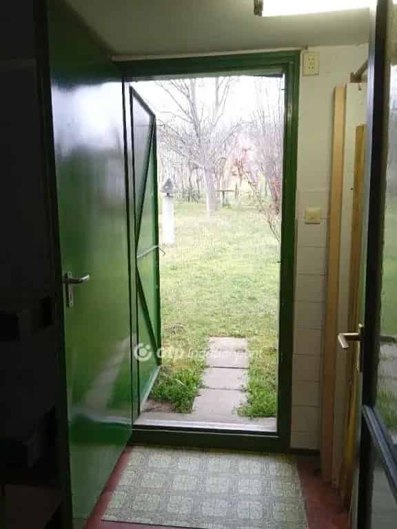 61 m2-es 2 szintes ház szőlővel Győr-Moson-Sopronban