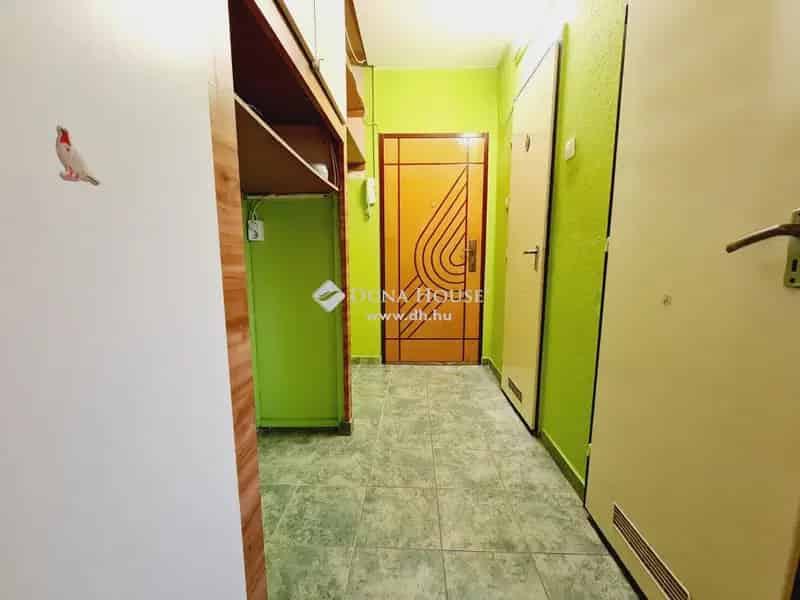 2 szobás erkélyes lakás eladó Veres Péter téren