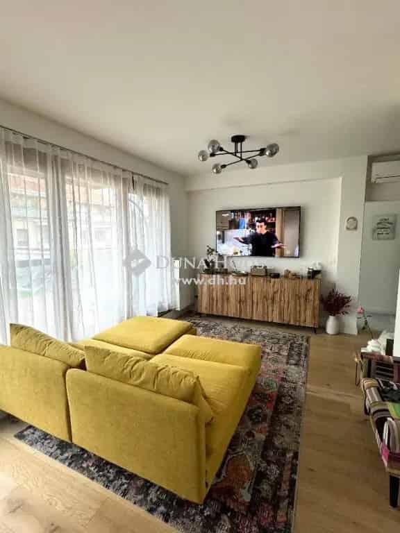 Penthouse lakás eladó IX kerületben terasszal