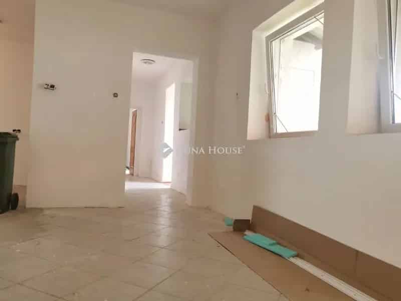 Ház Kiadó , Alsóregmec, Alföld és Észak