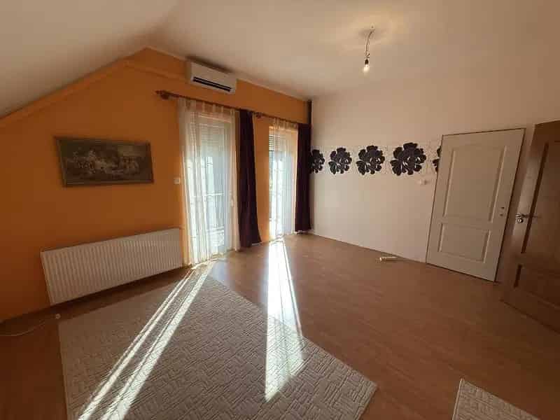 Szentendre Pismány 2 Lakásos Családi Ház Eladó