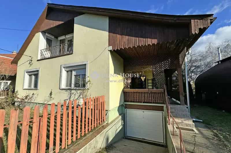 Gödön 2 Generációs Családi Ház Eladó - 600m2 Kerttel Medencével
