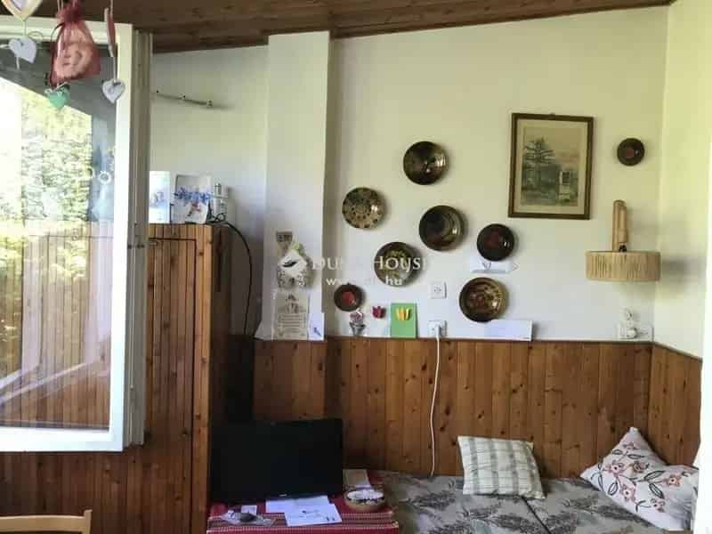 Velenc	 nyaral	 elad	 v	zt	 1 percre