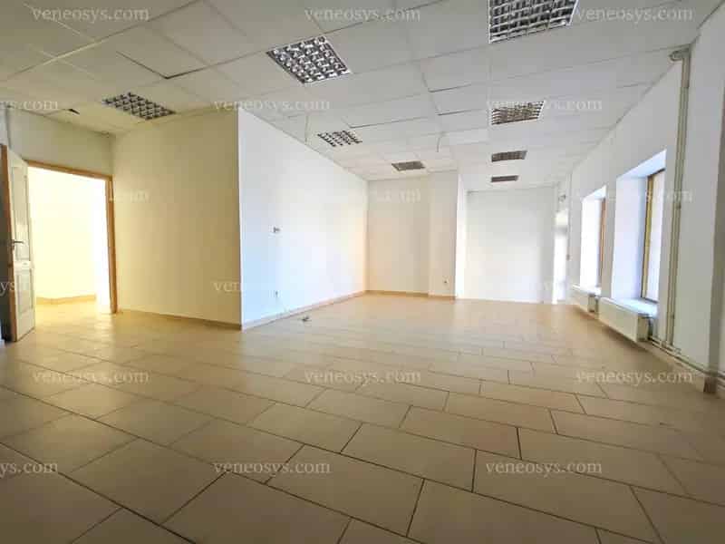 Kiadó üzlethelyiség Miskolc - 56 m² - Zsolcai kapu