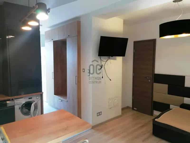 Pécs Egyetemváros Luxuslakás Elado 4 Hálószoba Garázs Kert