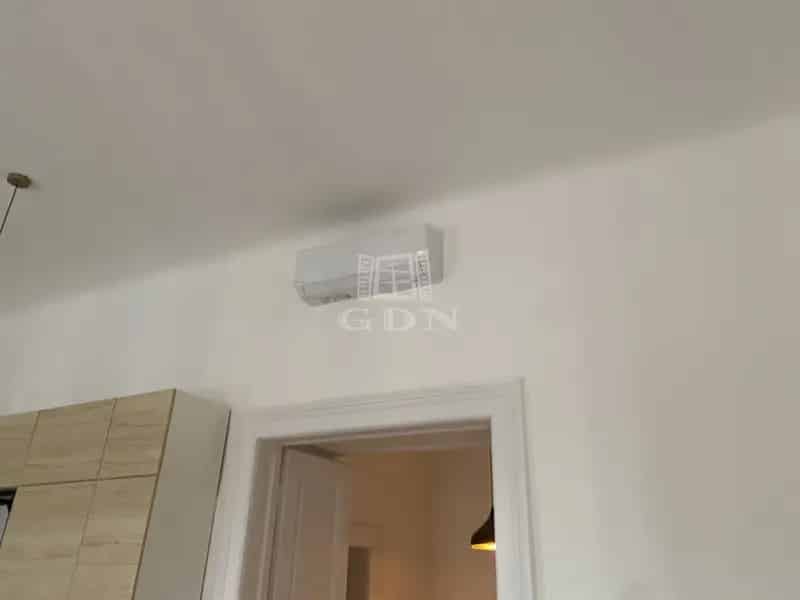 Dunai panorámás felújított 3 szobás lakás Ferencvárosban