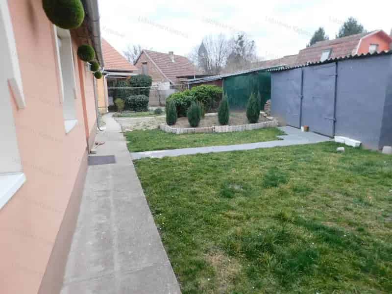 Eladó házrész Kaposváron 30nm 1 szoba jó környéken felújított