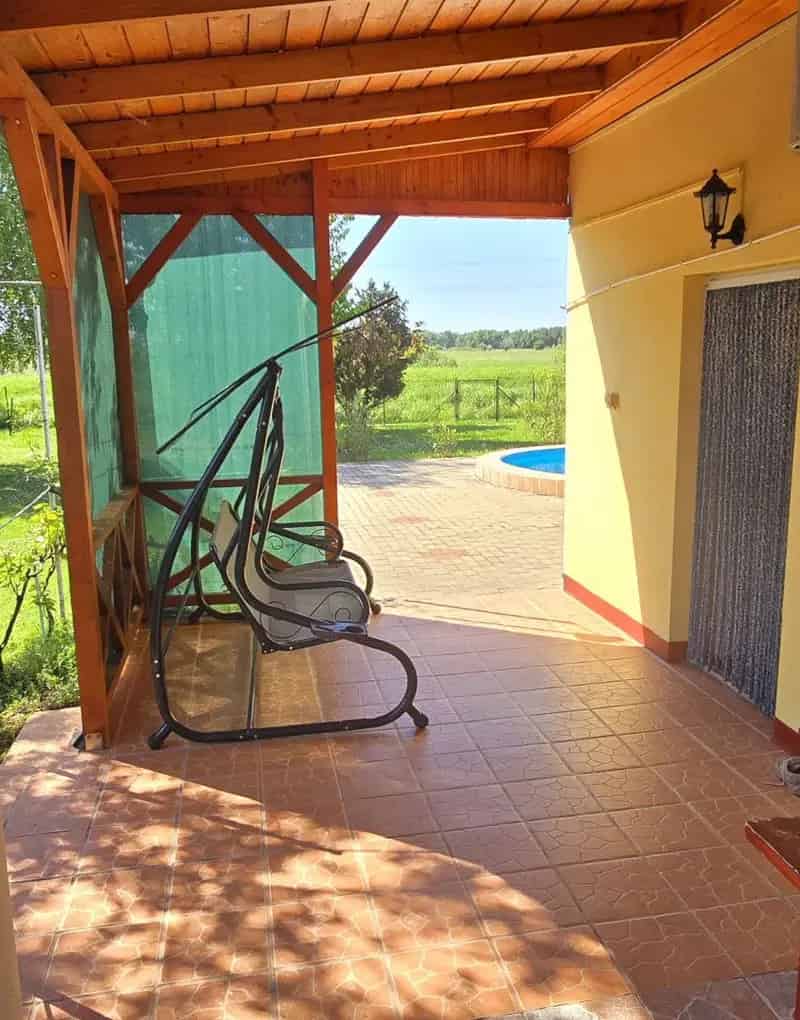 Balatonmáriafürdői családi nyaraló eladó - 7 szoba, medence, strandközelben