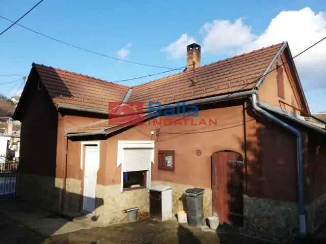 Komló Belváros 100m2 2 Generációs Családi Ház Eladó