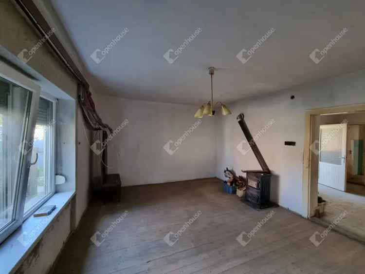 Eladó családi ház Gyarmaton 62 m2 1543 m2 telekkel