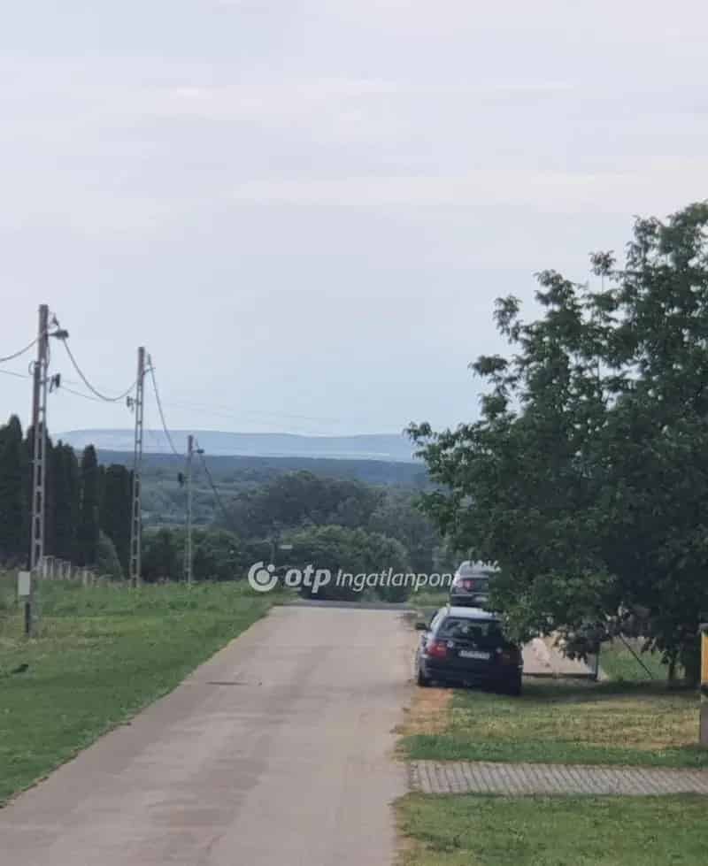 Balatoni panorámás építési telek eladó KÉTHELYEN