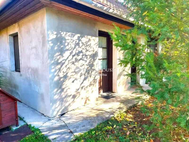 Balatonföldvári családi ház eladó 1028 nm-es telken