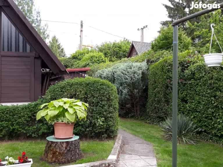 Miskolctapolcai nyaraló eladó 871m2 telken 55m2-es ház