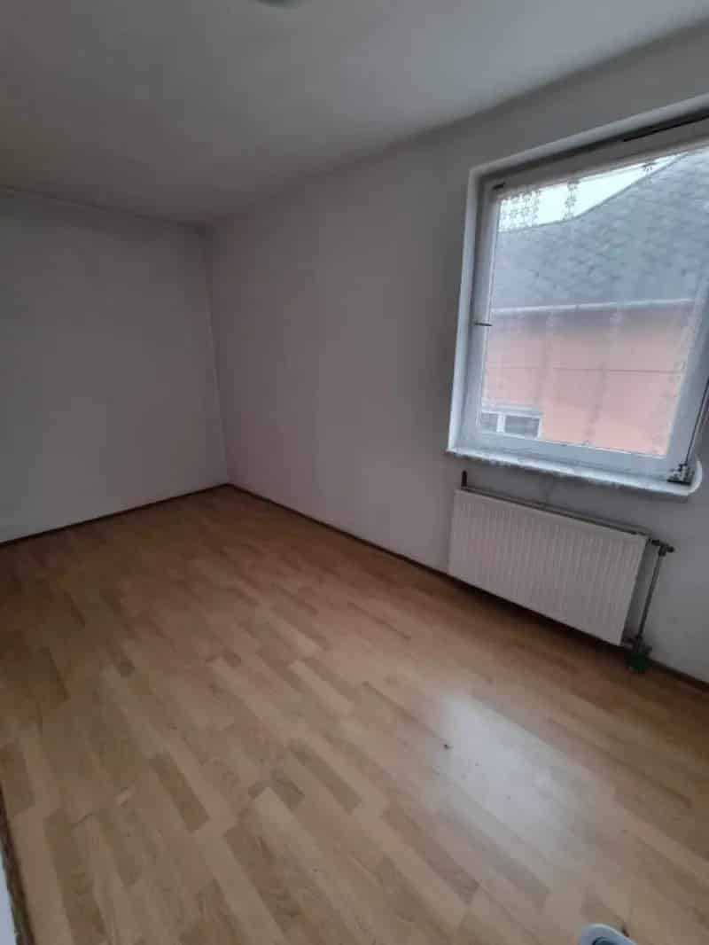 Érd központ 315 nm-es 7 szobás családi ház 395 nm telekkel
