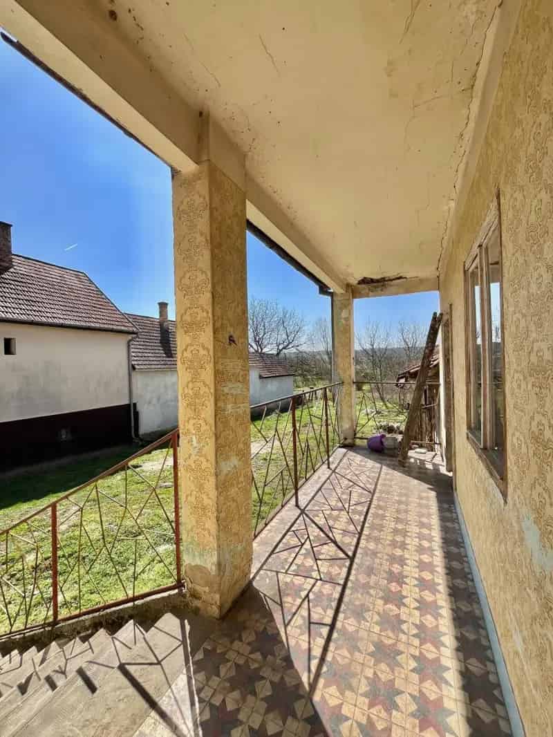 120 m2-es felujitando családi ház 2100 m2-es telekkel