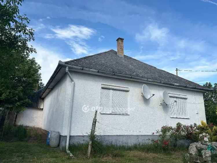 Nyírlugoson eladó 96nm-es családi ház 3,5 szobával