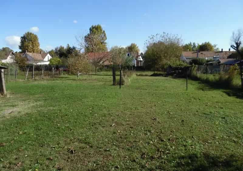 Balatonfenyvesi 70 nm-es teraszos lakás eladó