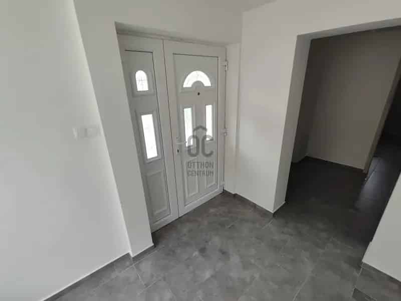 Berhidán eladó felújított 3 szobás családi ház 583 m2 telekkel