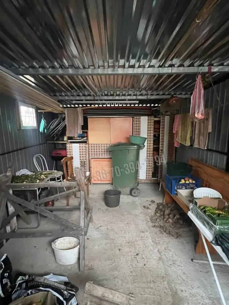 Oroszlány határában eladó 760m2-es zártkerti telek