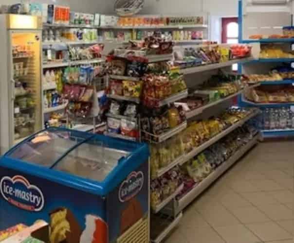 Mezőszilas eladó kereskedelmi ingatlan 230 nm üzlettel és 2119 nm udvarral
