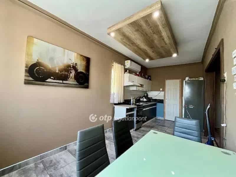90 m2-es családi ház 4610 m2-es telken Nyíregyházán