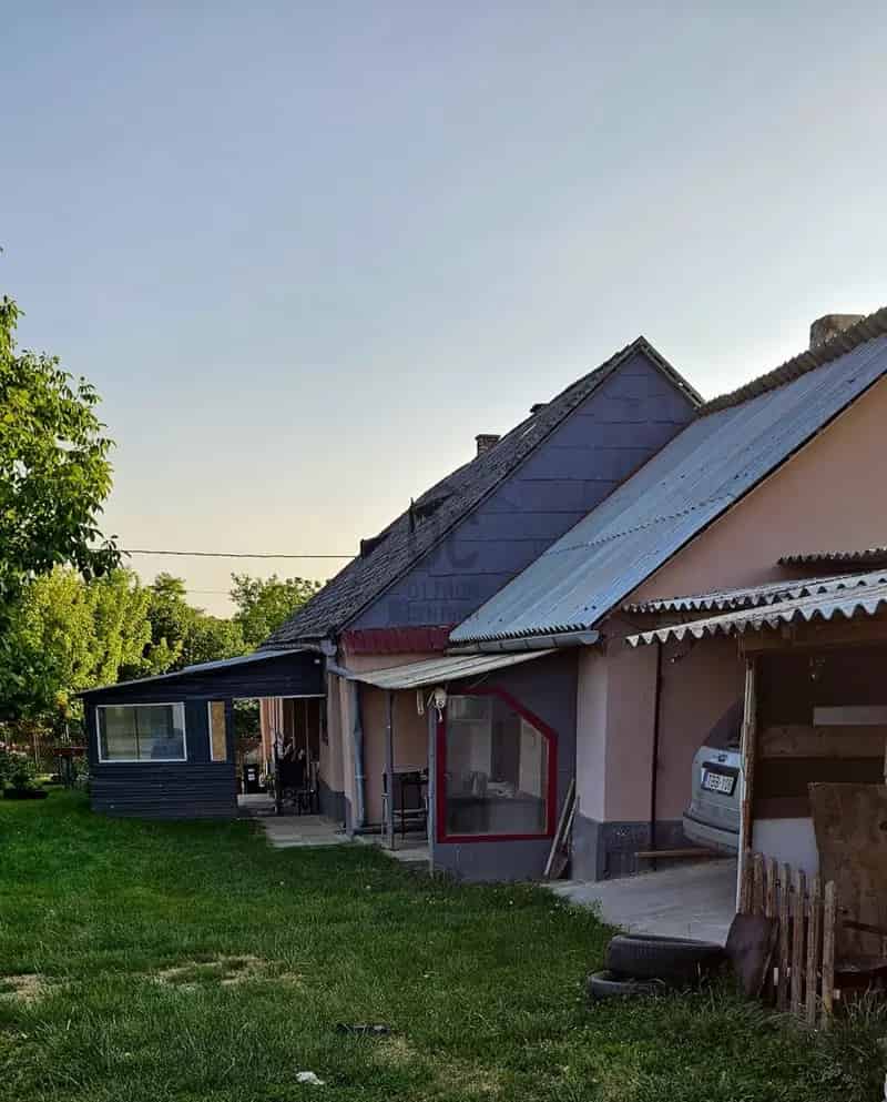 Felújított Kétgenerációs Családi Ház Eladó Mezőkomáromban
