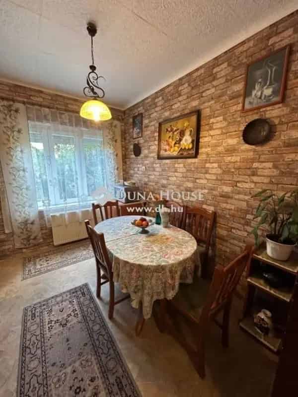 Nyáregyháza 120 nm-es 4 hálószobás családi ház eladó