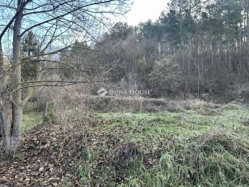 Eladó építési telek Pécsen 1657 m²