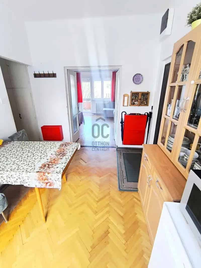Tatabánya Óvárosi 84 m2-es 3 szobás Felújított Lakás Eladó
