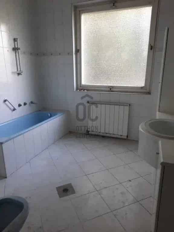 Németvölgy 400 m2-es 8 szobás felújítandó villa
