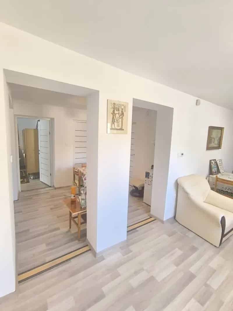 Szeged Újpetőfi 75nm-es 2 szobás családi ház