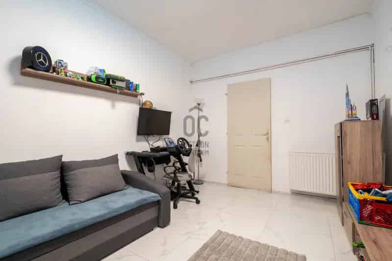 Felújított családi ház Jásdon 1659m2 telekkel