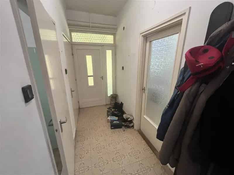 Gyulai családi ház eladó - 4 szoba, garázs, kertek