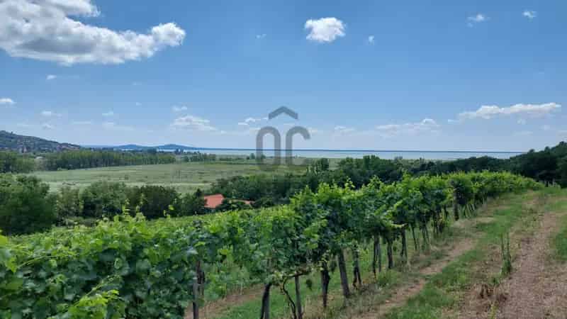 Szigligeti panorámás telek eladó - beépíthető