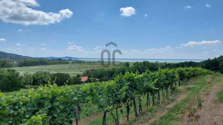 Szigligeti panorámás telek eladó - beépíthető