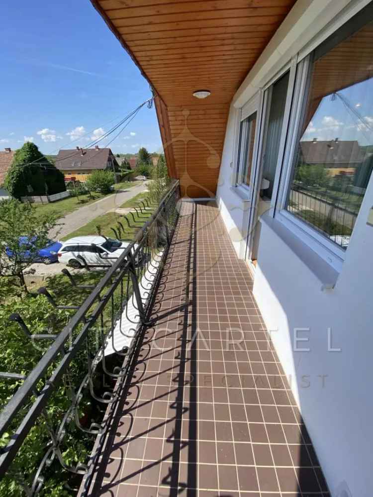 Balatonboglár - 180 m2-es családi ház eladó