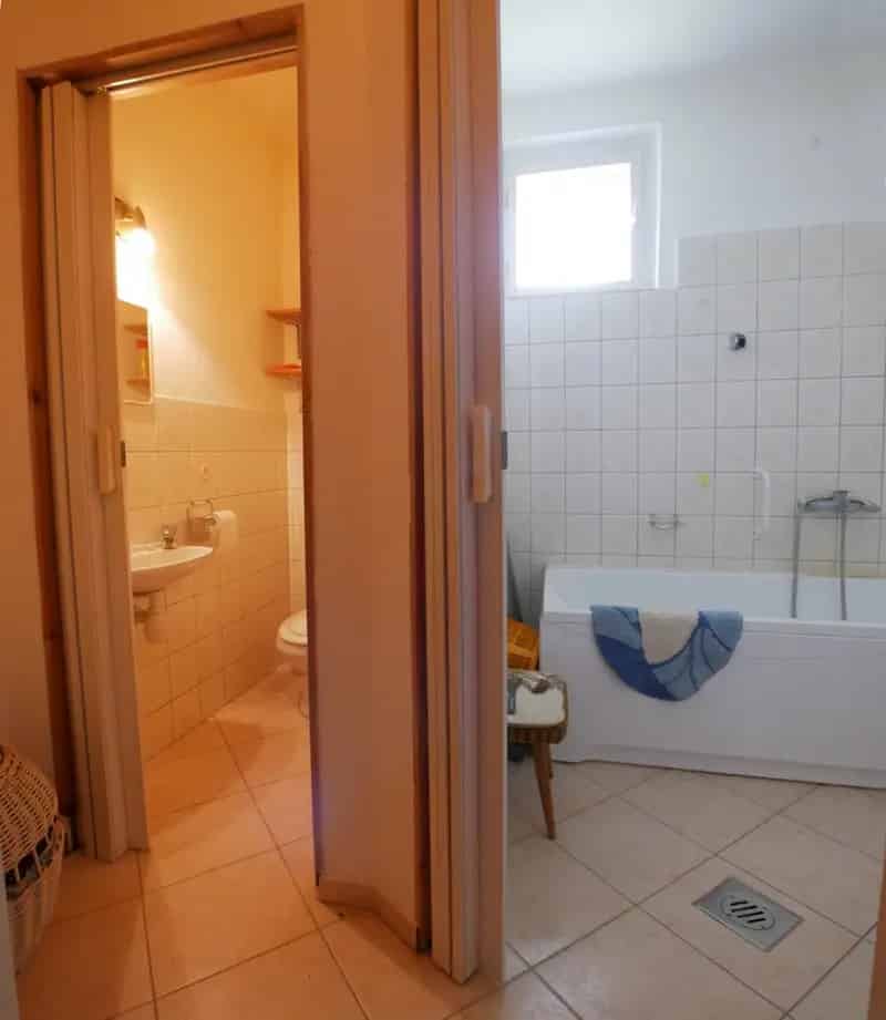 98 m2-es Téglaház Farmoson 916 m2 Telken Eladó