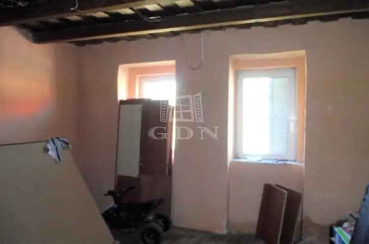 Batykon eladó 2 szobás parasztház 1809 nm-es telken