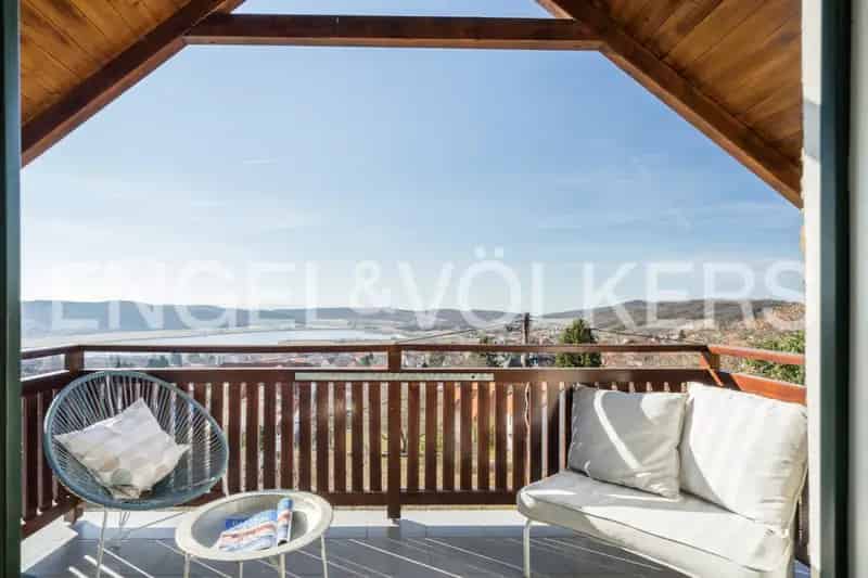 Tihanyi panoráma Belső-tó és Balatonra - 6 hálószobás családi ház